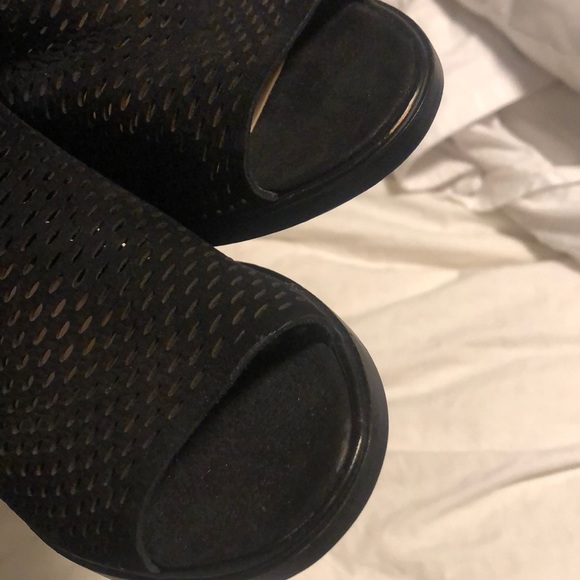 Peep toe Booties - Picture 6 of 8